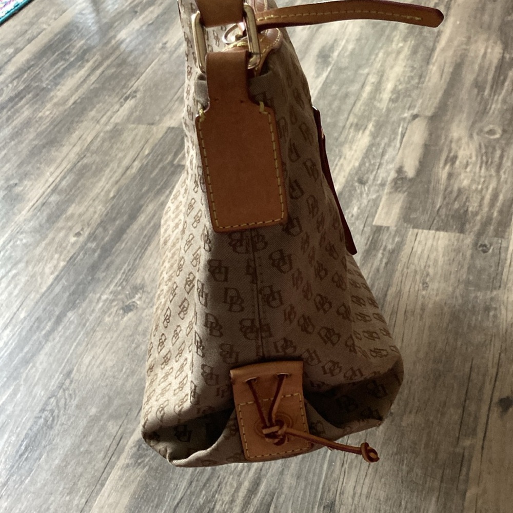 Dooney & Bourke signature shoulder bag. K664407 - Picture 5 of 16